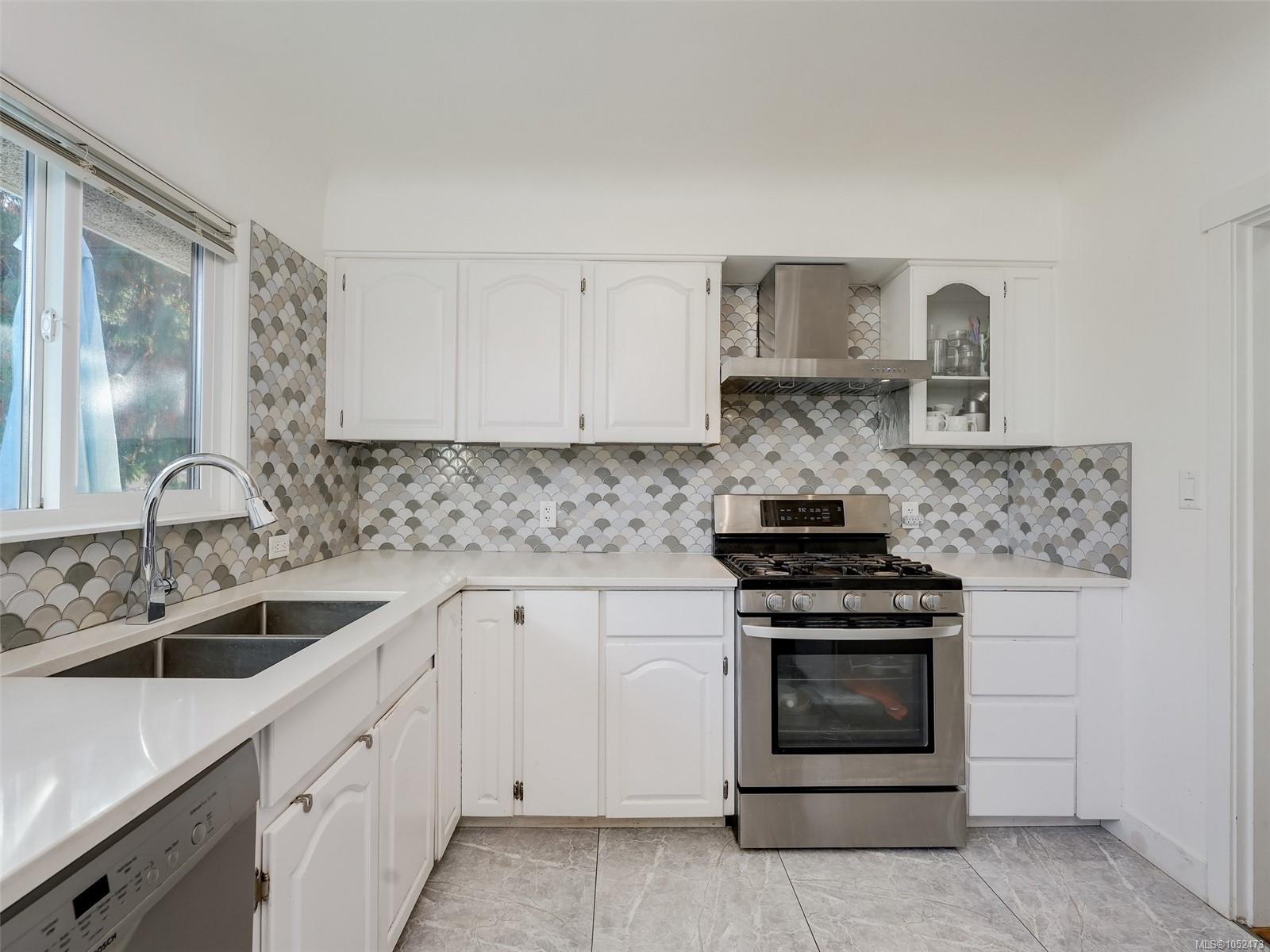 3595 Richmond Rd — listing photo 7 of 30