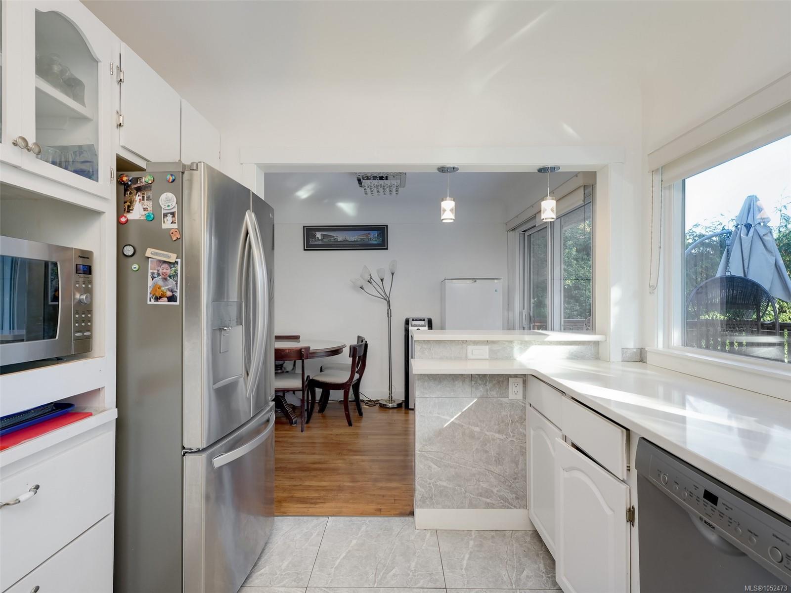 3595 Richmond Rd — listing photo 9 of 30