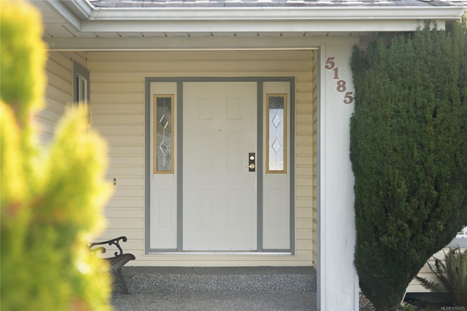 5185 Coach House Dr — listing photo 4 of 59