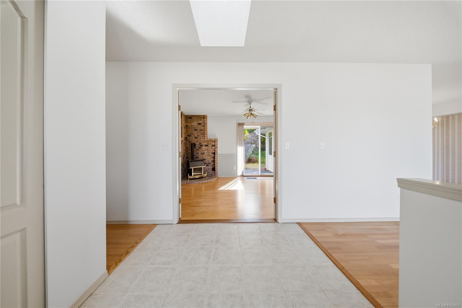 5185 Coach House Dr — listing photo 5 of 59