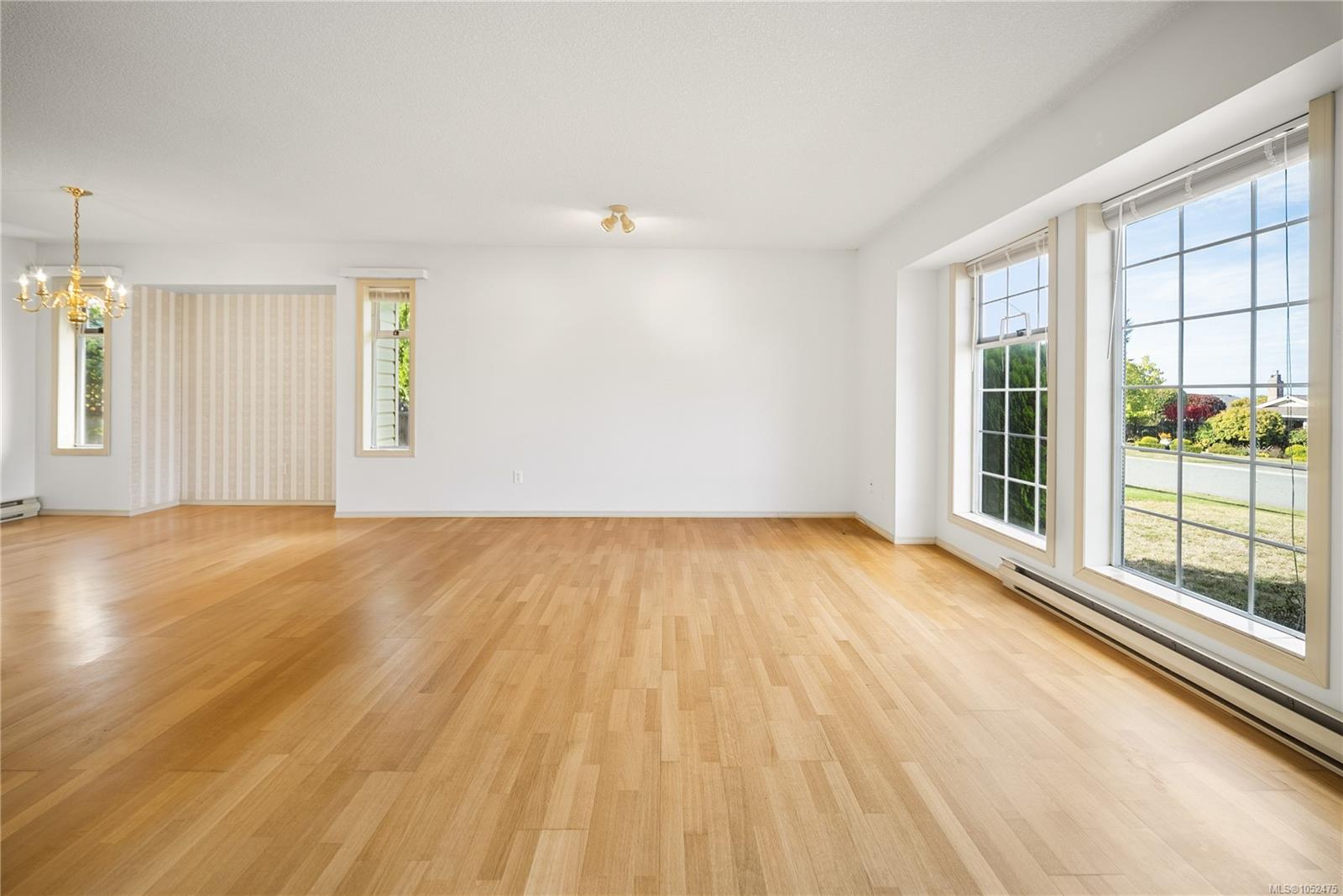 5185 Coach House Dr — listing photo 6 of 59