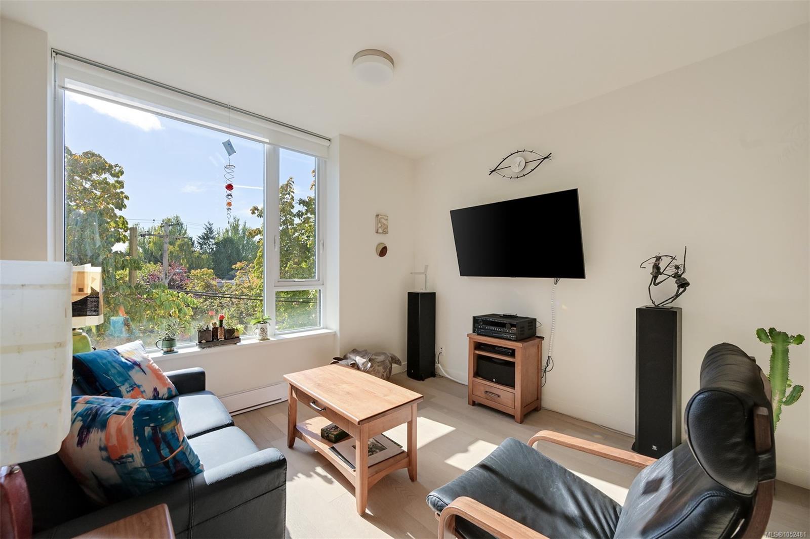 307-550 Michigan St — listing photo 3 of 56
