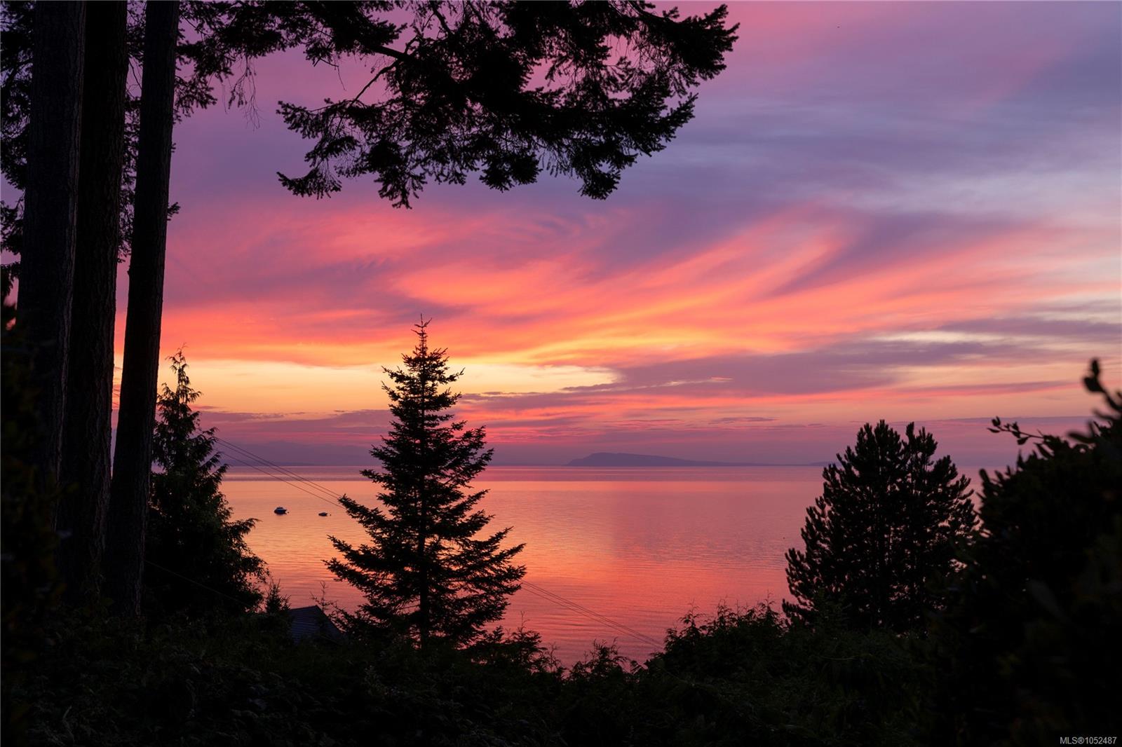 489 Bayview Terr, Qualicum Beach