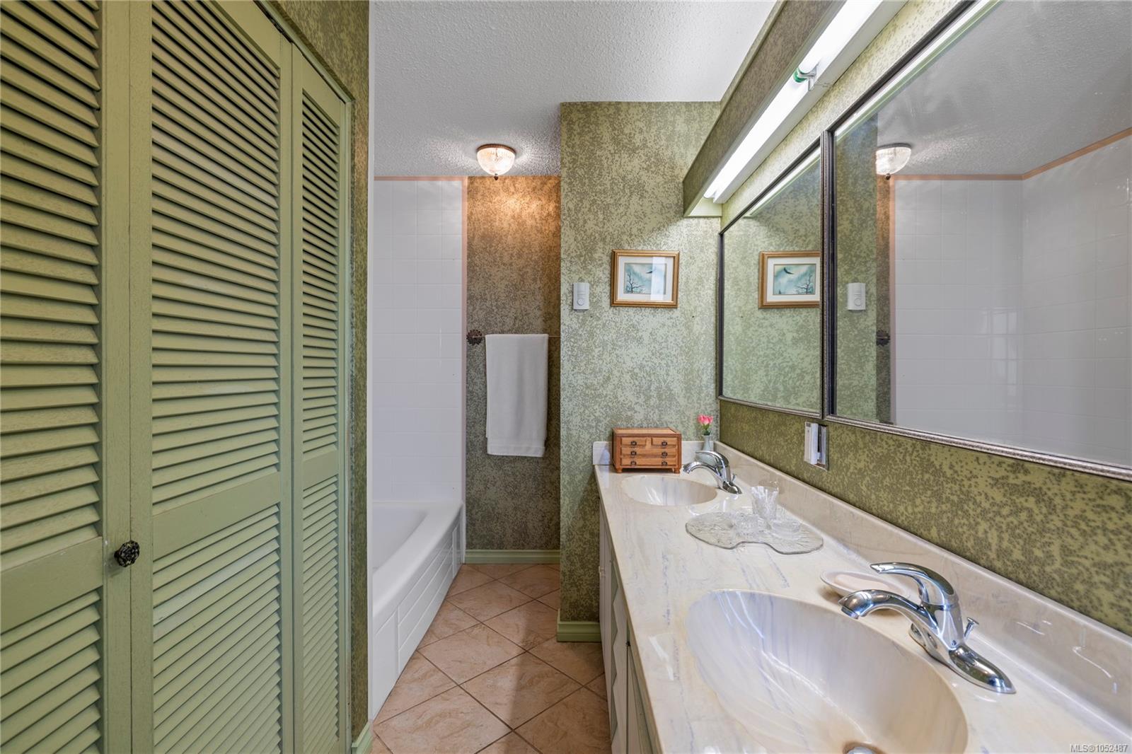 489 Bayview Terr — listing photo 14 of 71