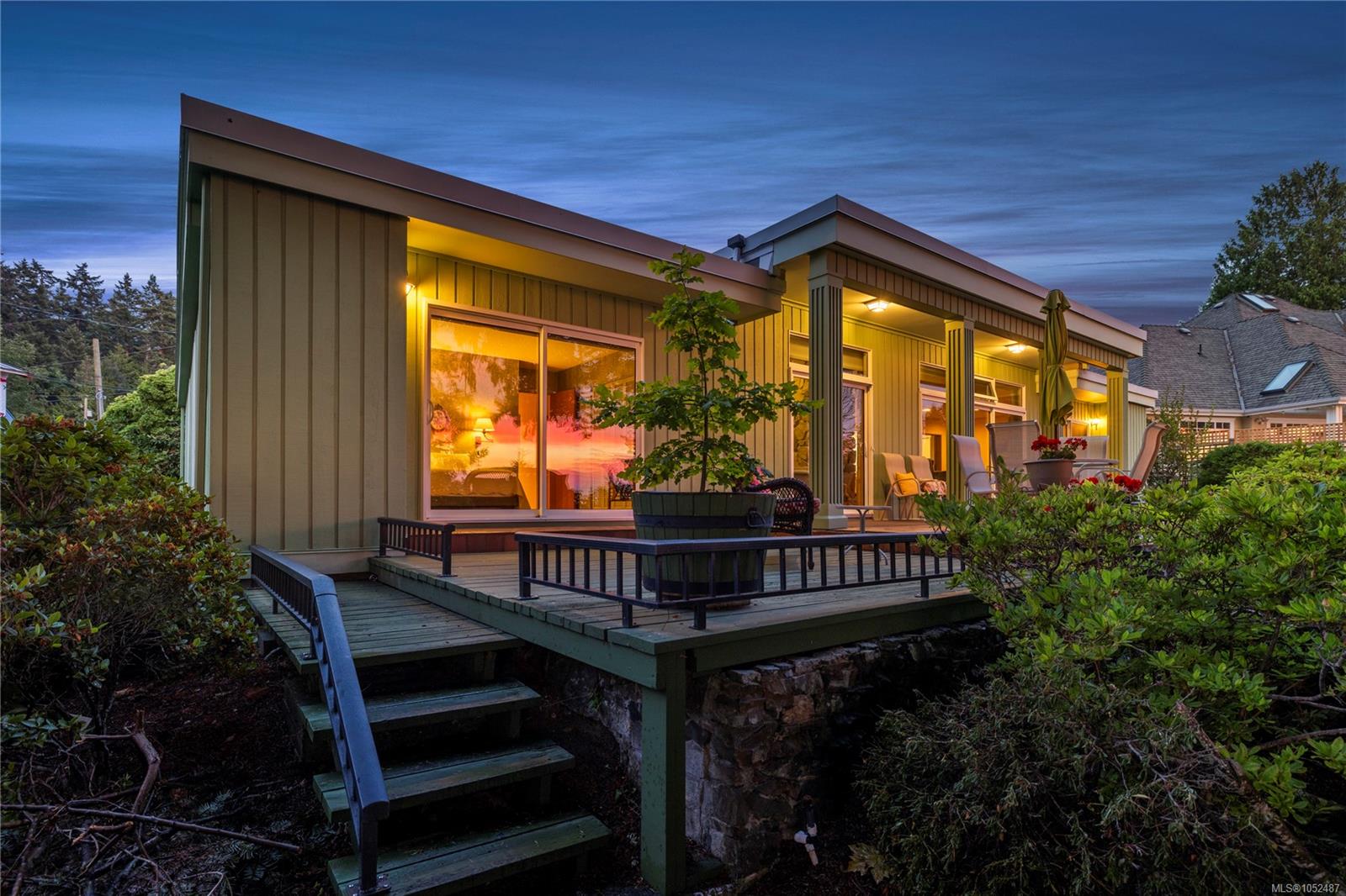 489 Bayview Terr — listing photo 3 of 71