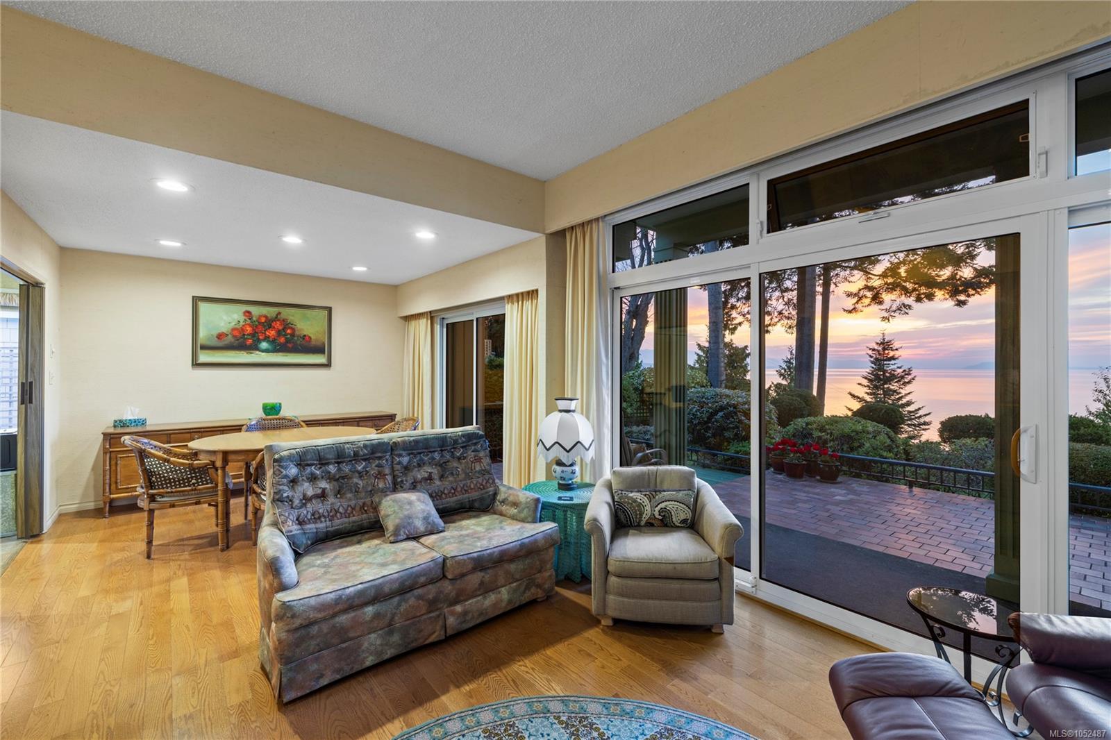 489 Bayview Terr — listing photo 5 of 71
