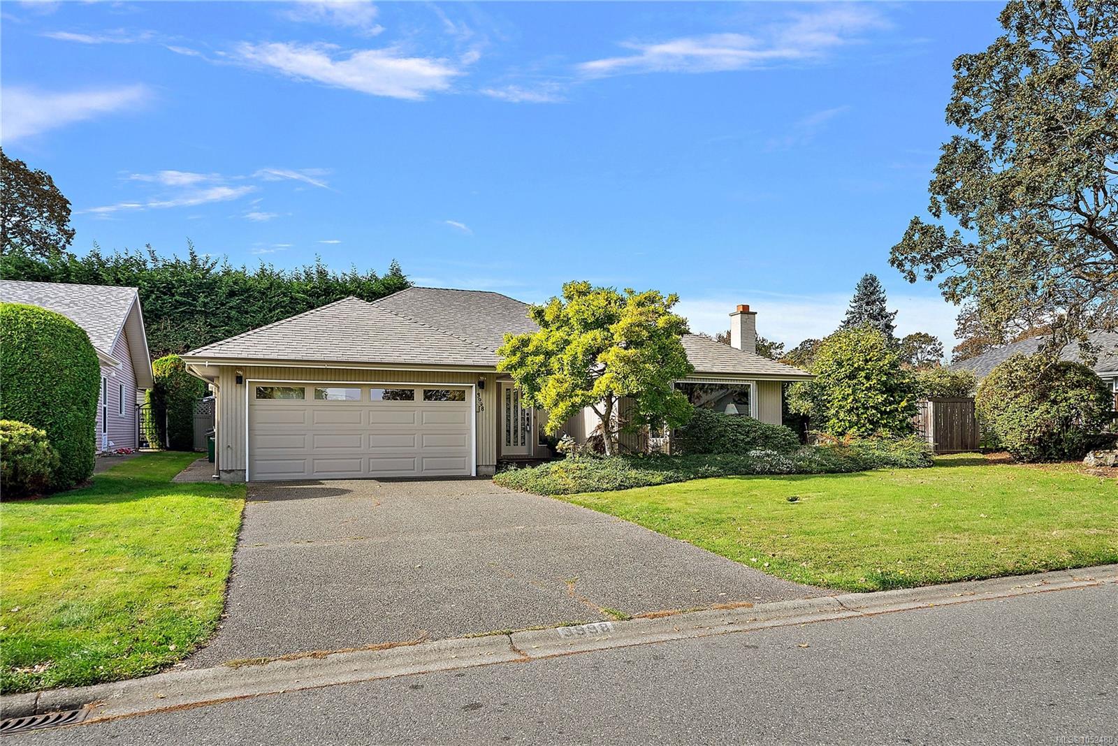 3998 Hopesmore Dr, Saanich