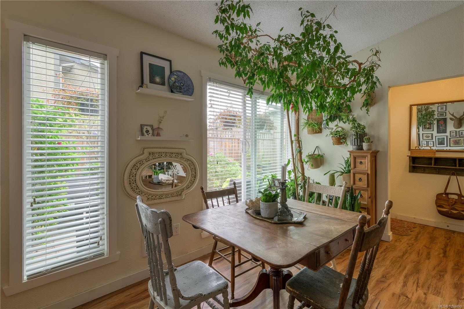 19-9130 Granville St — listing photo 4 of 23