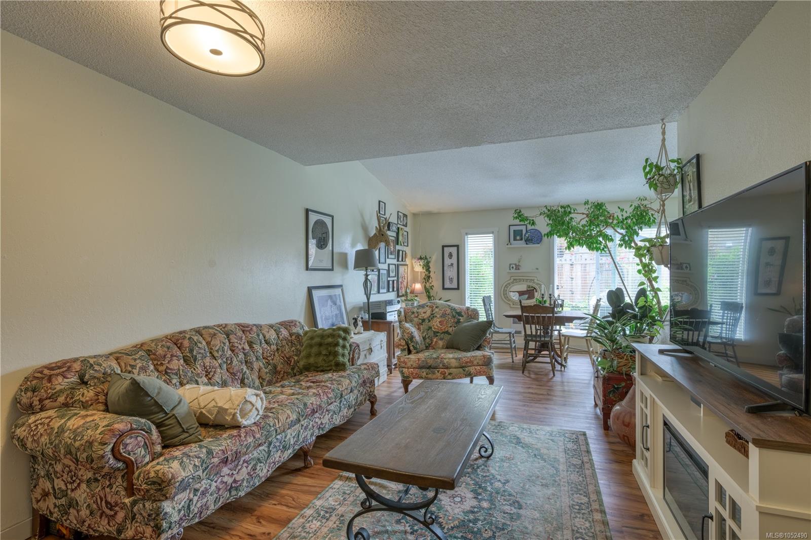 19-9130 Granville St — listing photo 7 of 23