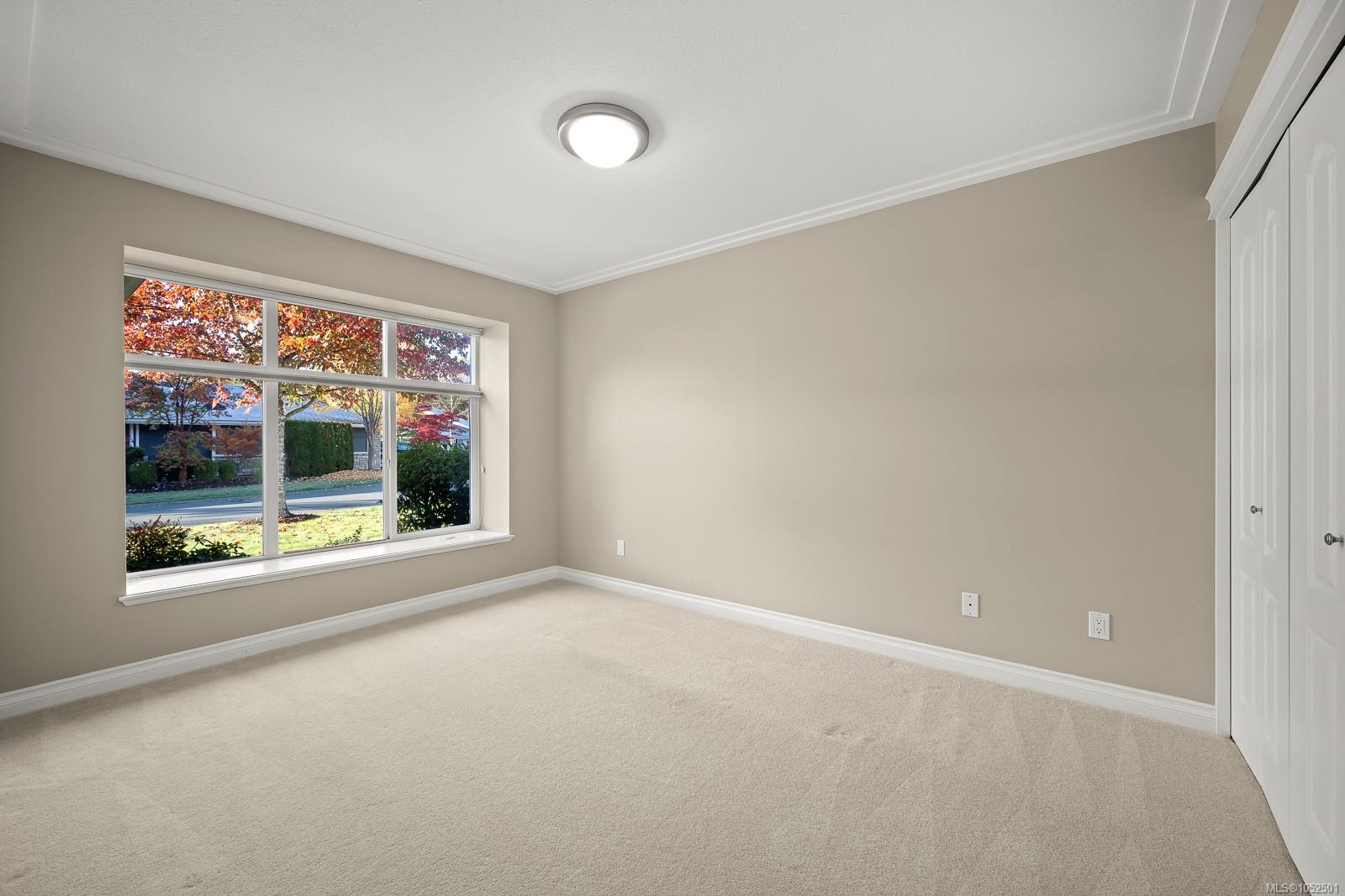 112-44 Anderton Ave — listing photo 12 of 51