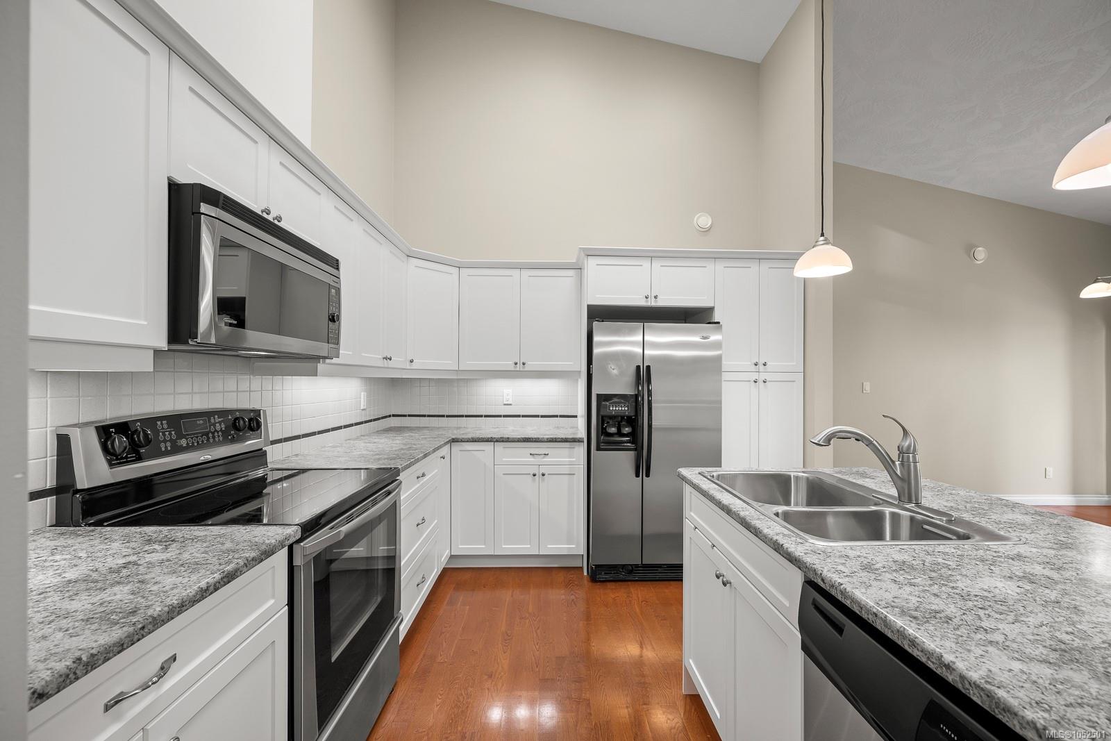 112-44 Anderton Ave — listing photo 7 of 51