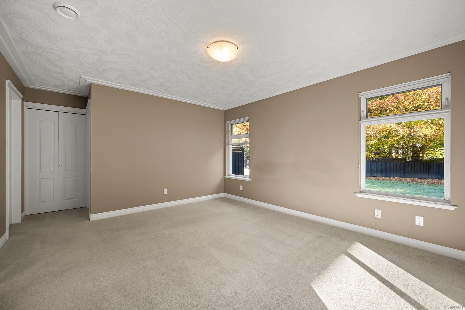 112-44 Anderton Ave — listing photo 10 of 51