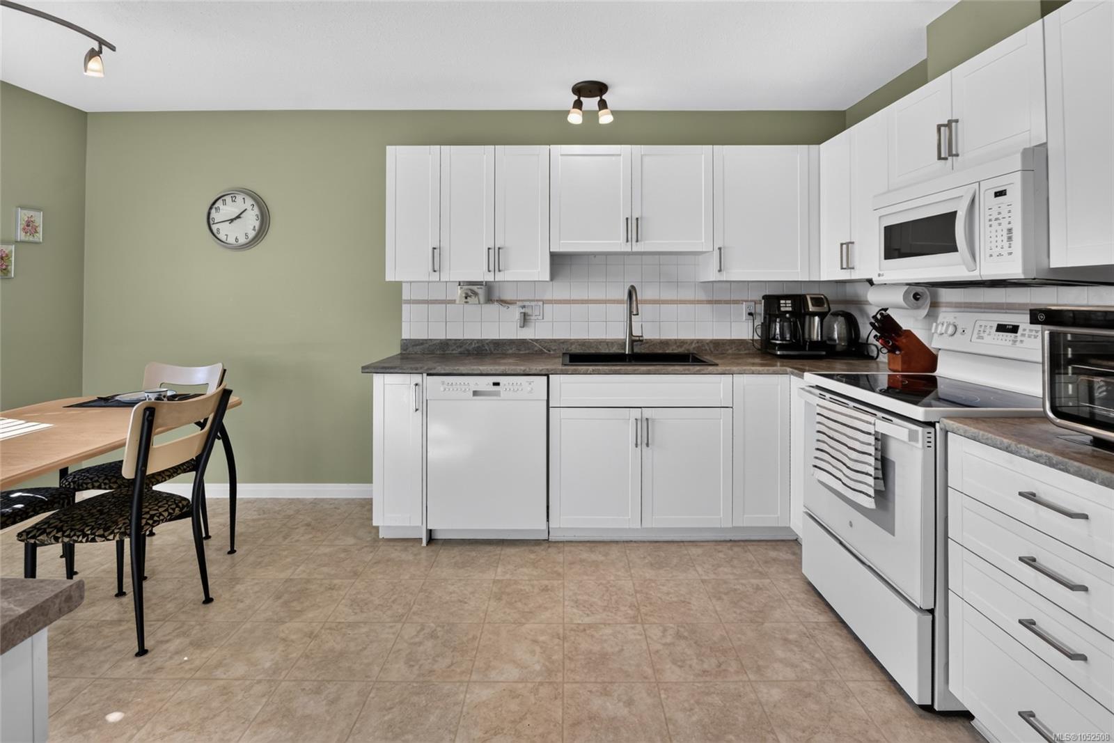 5324 Arbour Lane — listing photo 5 of 23