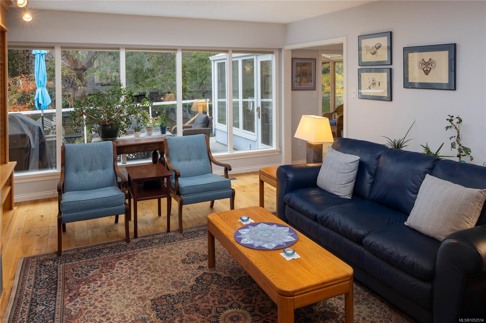 2464 Hazel St — listing photo 5 of 66