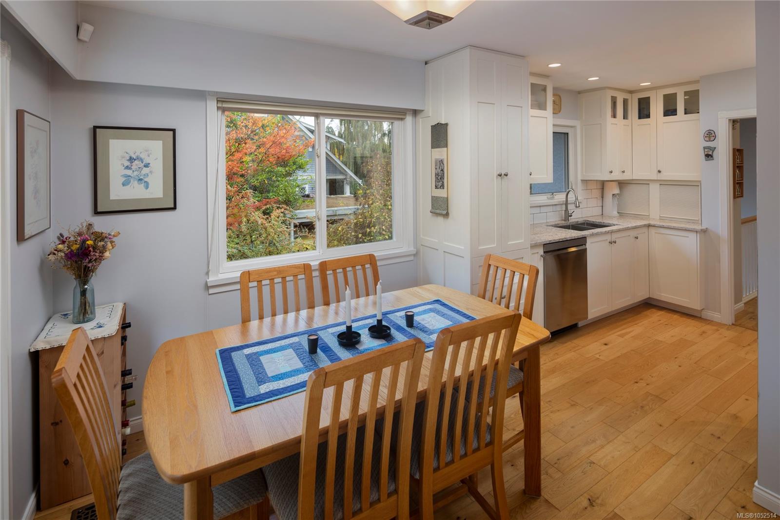 2464 Hazel St — listing photo 6 of 66