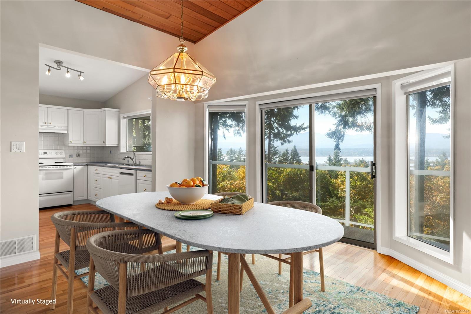 1183 Moore Rd — listing photo 9 of 72