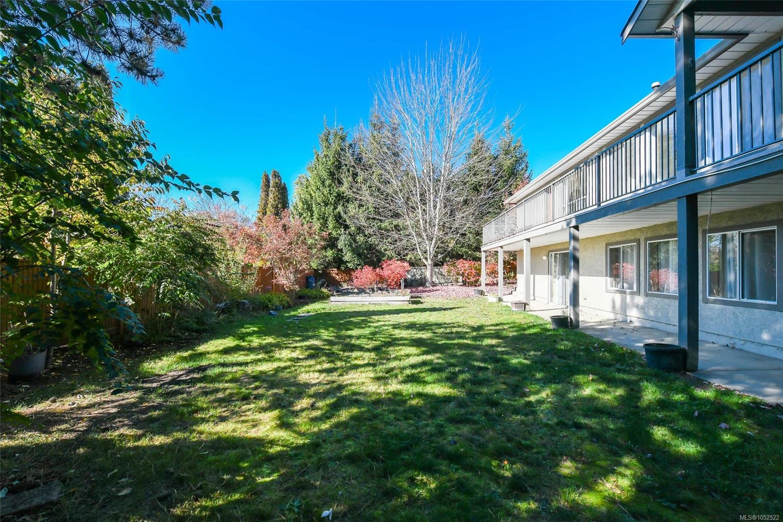 349 Durrand Pl — listing photo 6 of 44