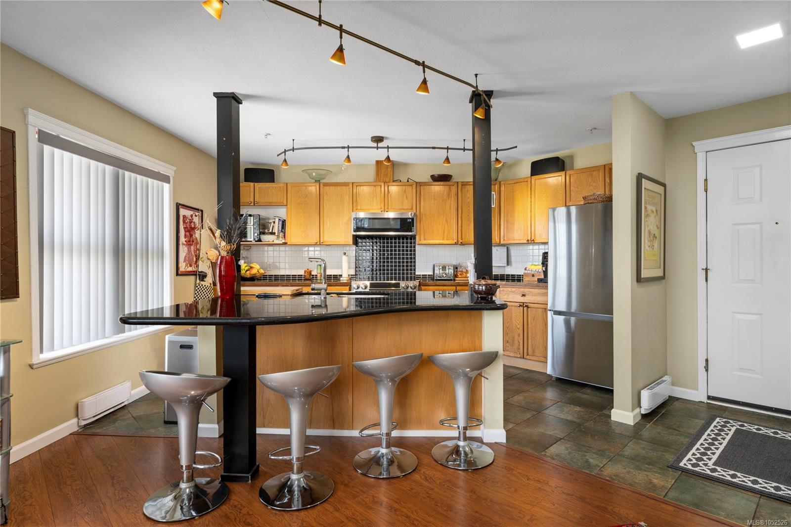 410-4949 Wills Rd — listing photo 7 of 17