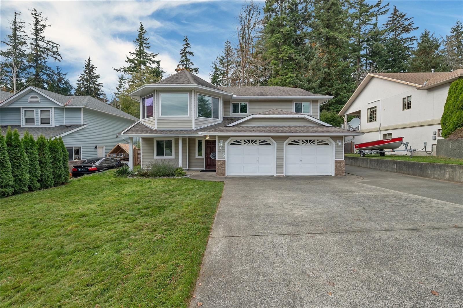1065 Springbok Rd — listing photo 2 of 55