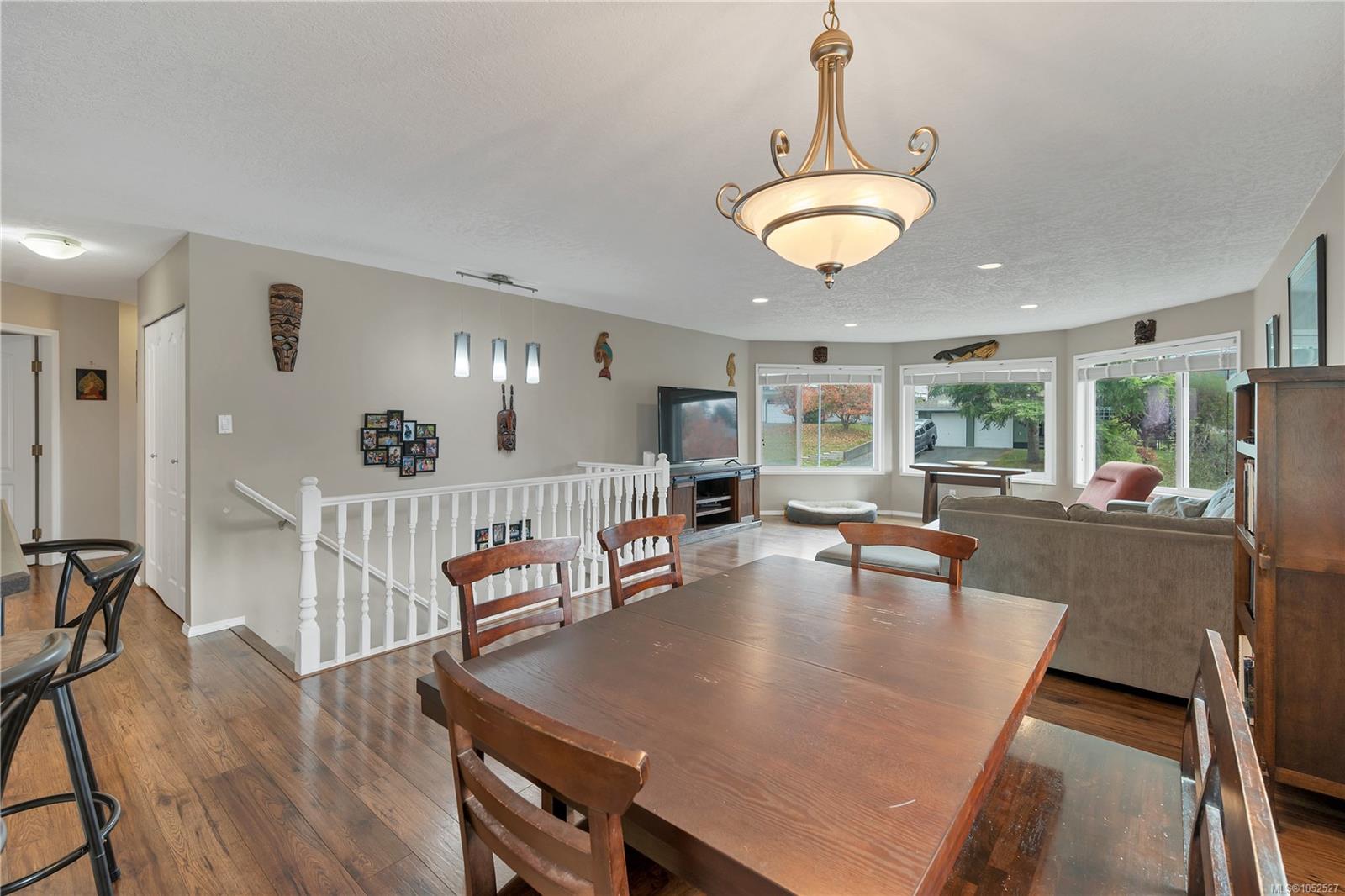 1065 Springbok Rd — listing photo 11 of 55