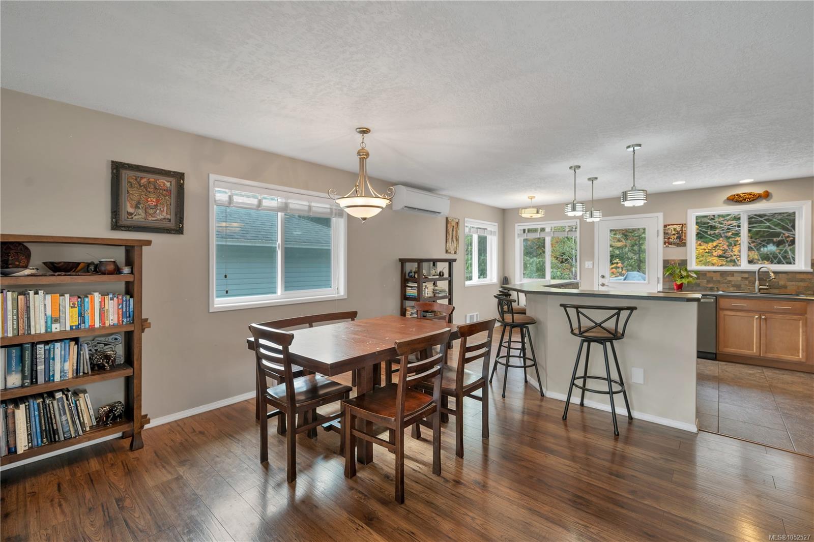 1065 Springbok Rd — listing photo 13 of 55