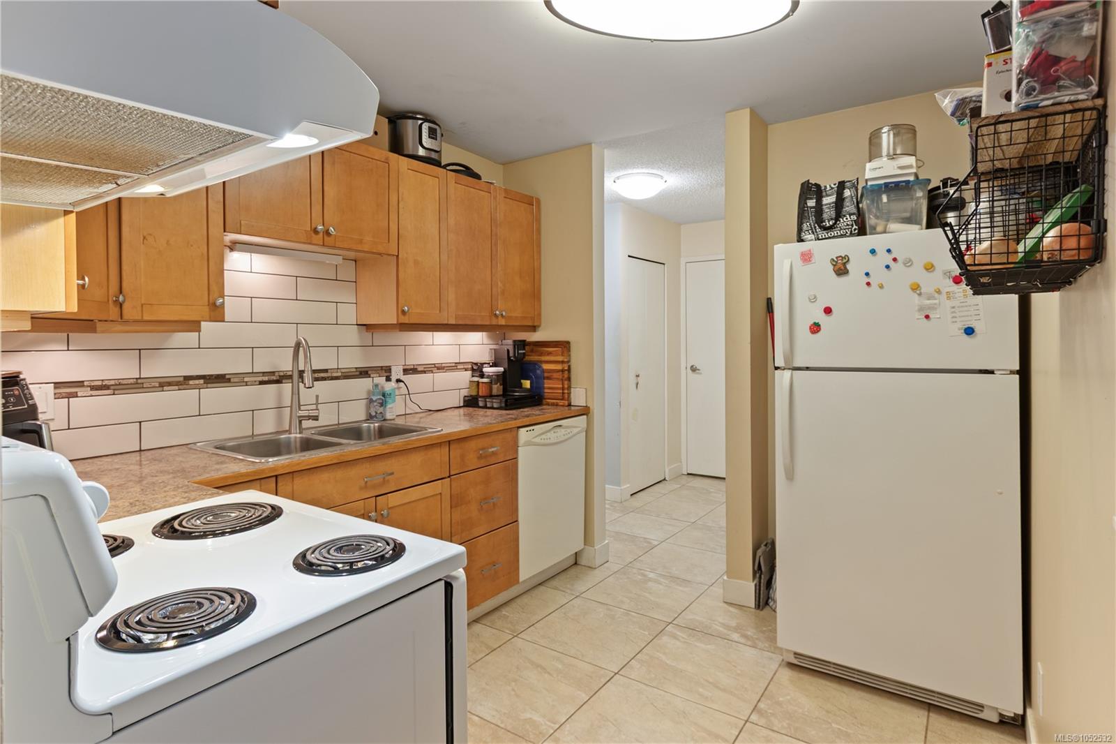 103-4720 Uplands Dr — listing photo 5 of 20