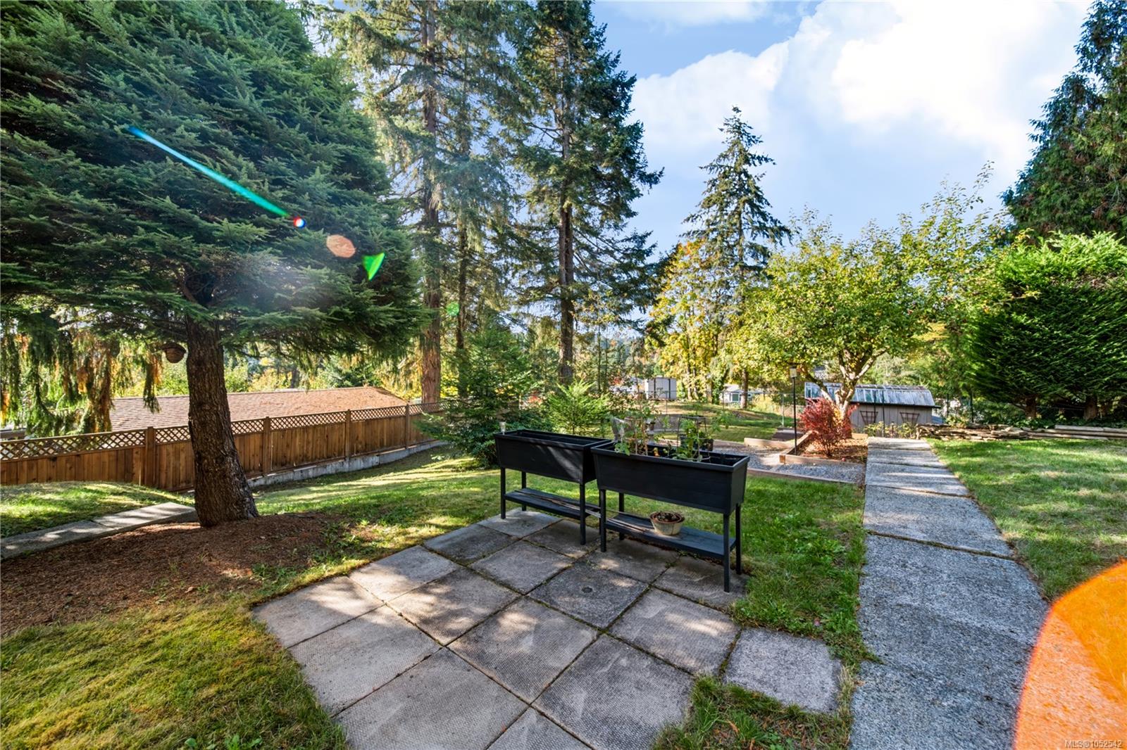 1927 Richardson Rd — listing photo 4 of 49
