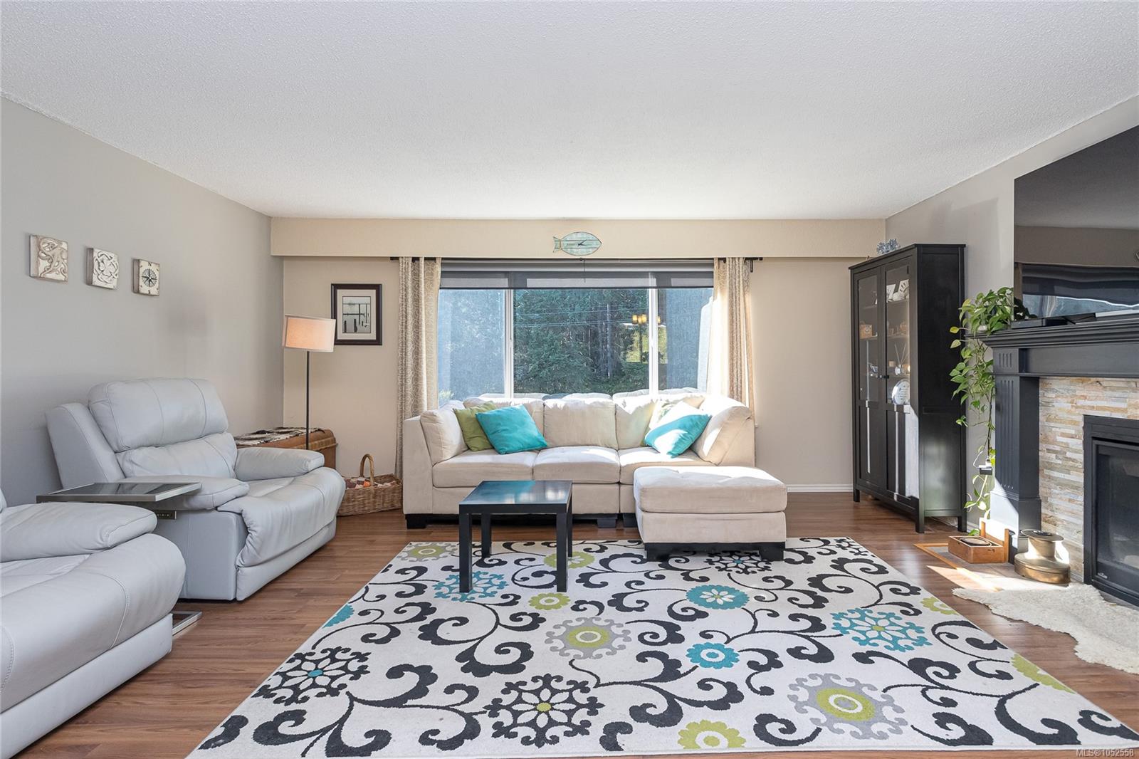 1650 Yeo St — listing photo 14 of 53