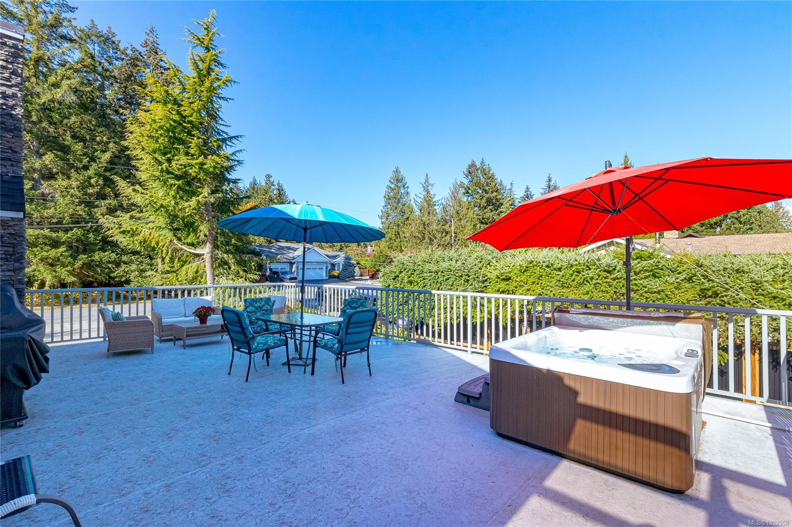 1650 Yeo St — listing photo 8 of 53