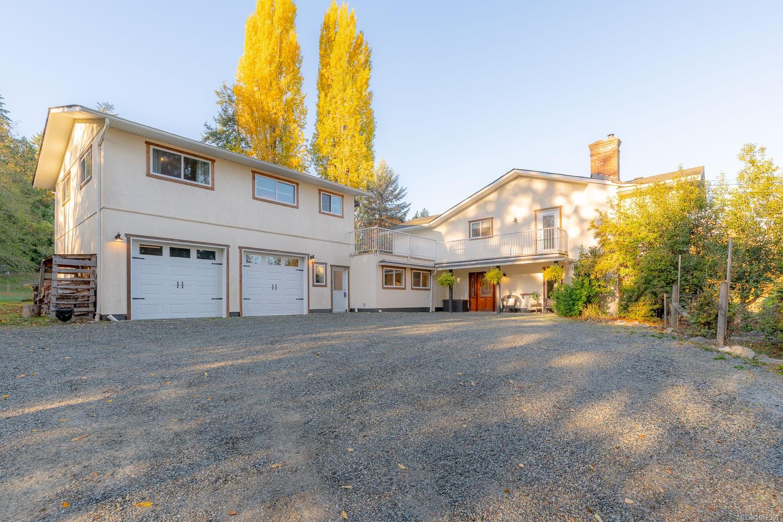 1035 Briarwood Cres — listing photo 6 of 72