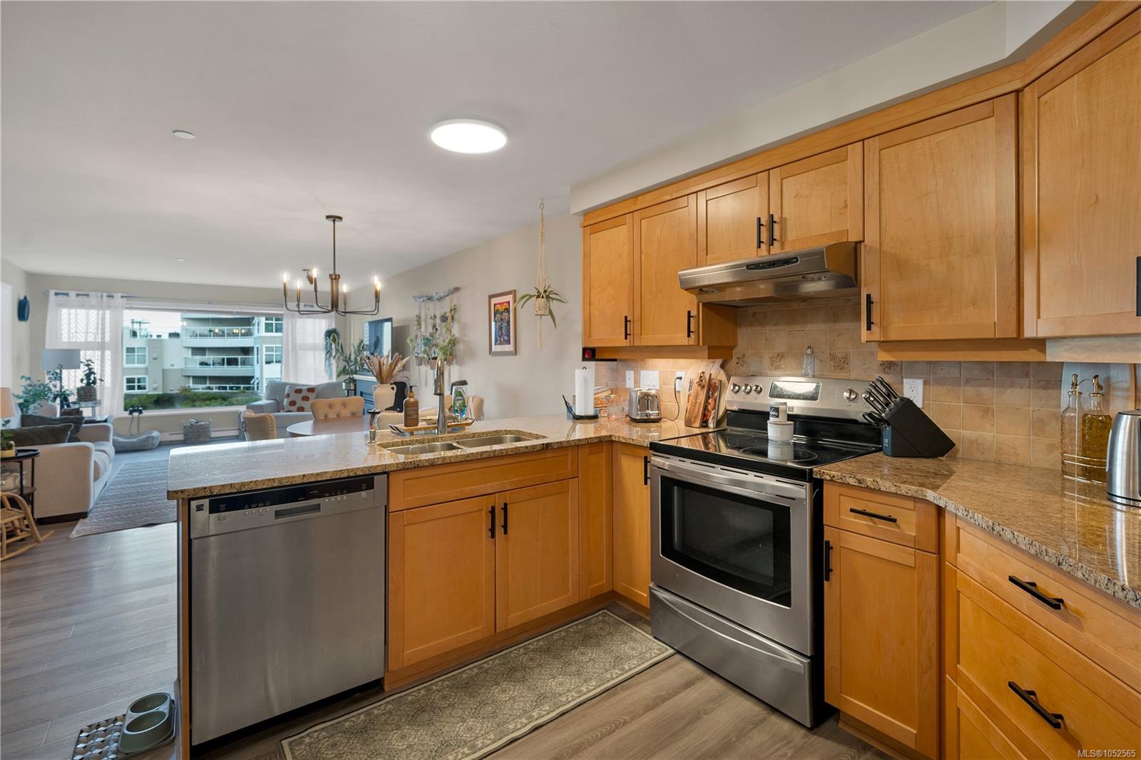 217-350 Island Hwy — listing photo 12 of 32
