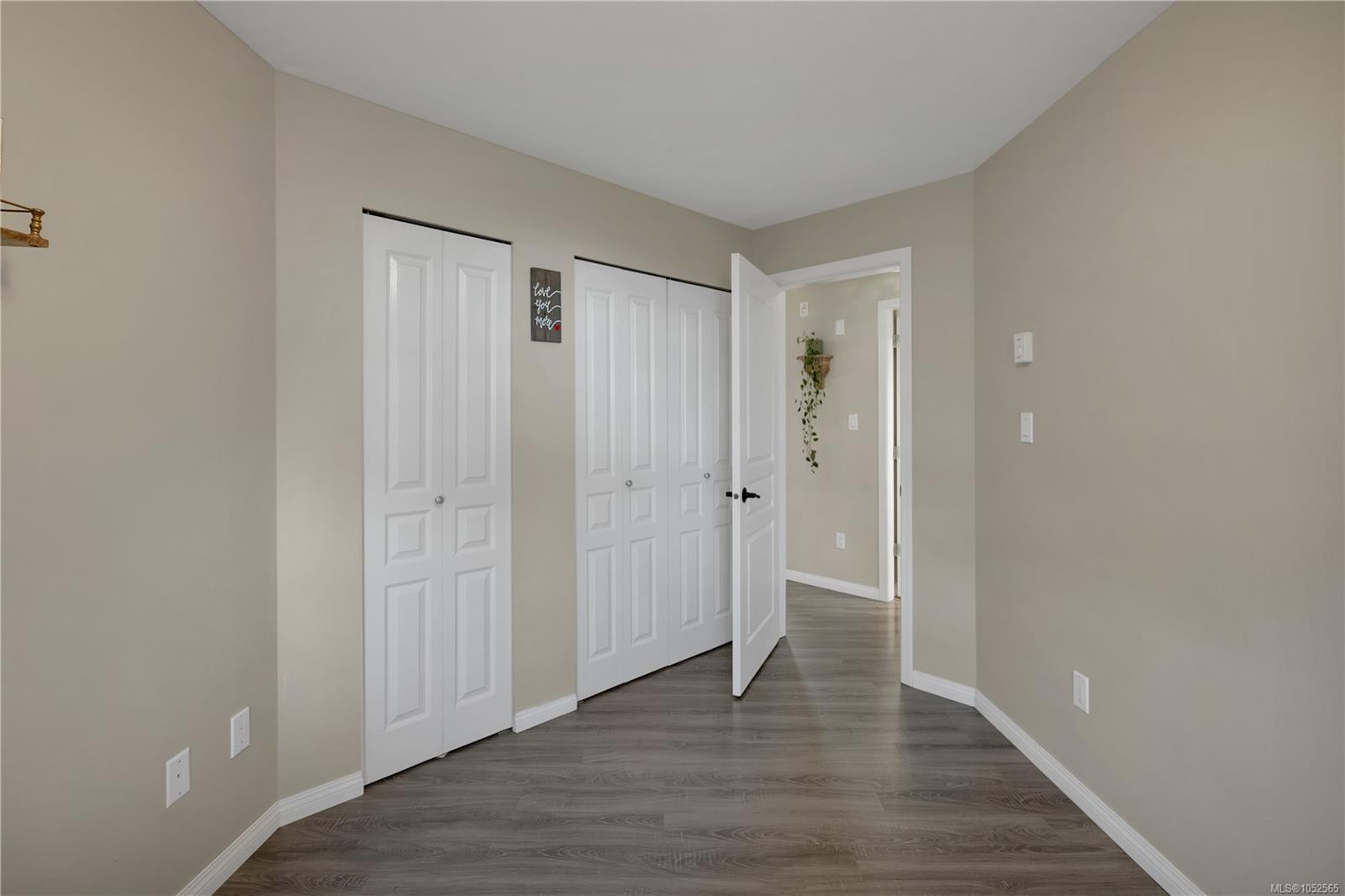 217-350 Island Hwy — listing photo 7 of 32