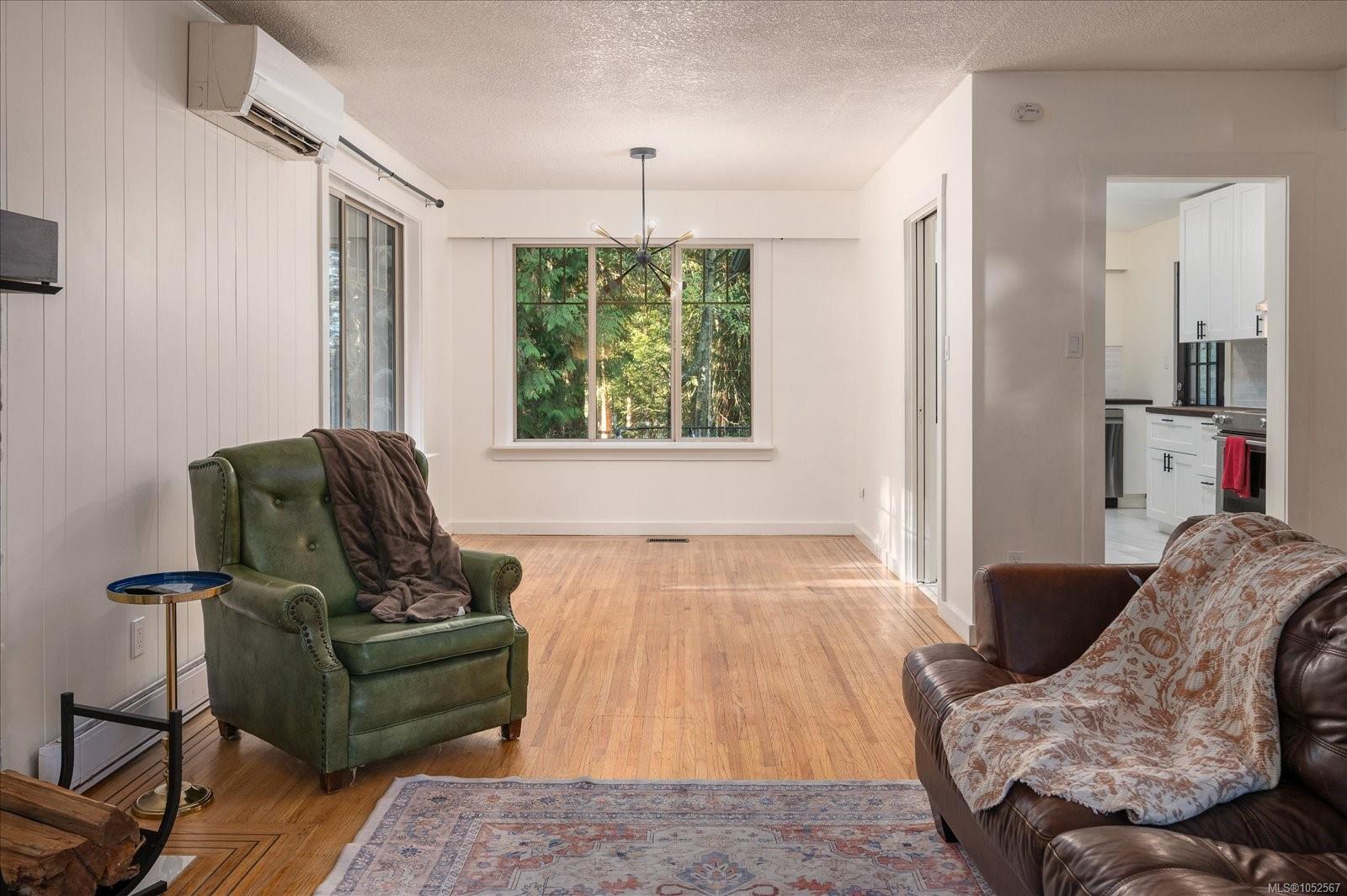 705 Carr Blvd — listing photo 6 of 36