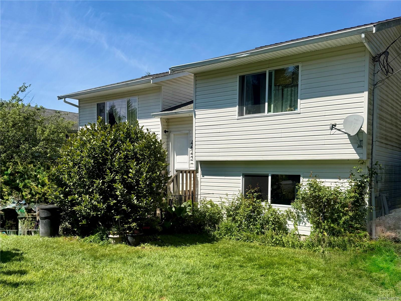 4643 Gail Cres — listing photo 2 of 3