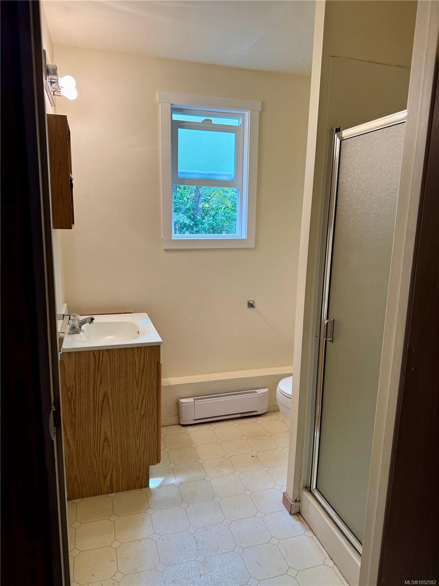 4081 Carey Pl — listing photo 6 of 10