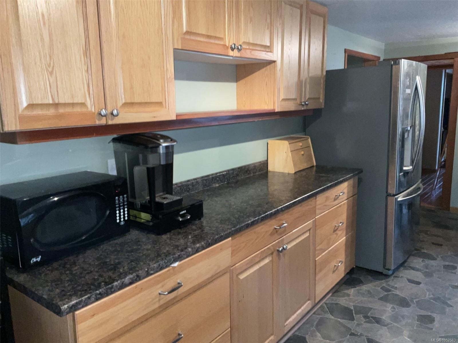 3875 Rumble Rd — listing photo 12 of 24