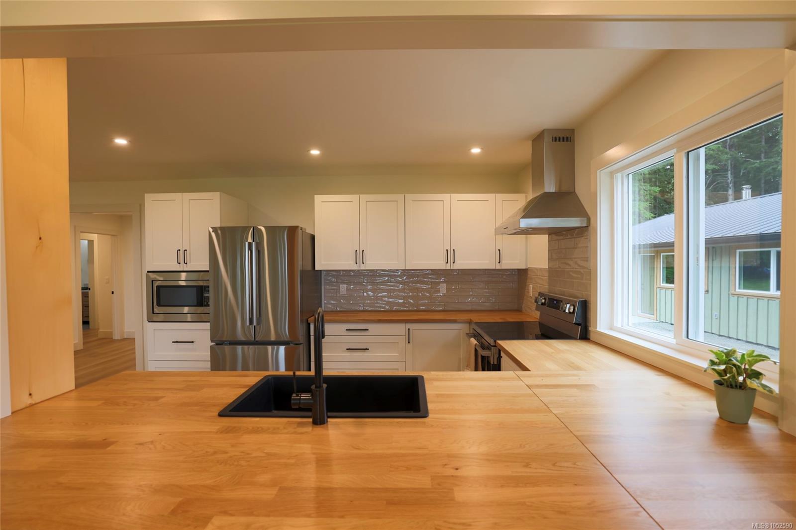 6200 Storey's Beach Rd — listing photo 11 of 41