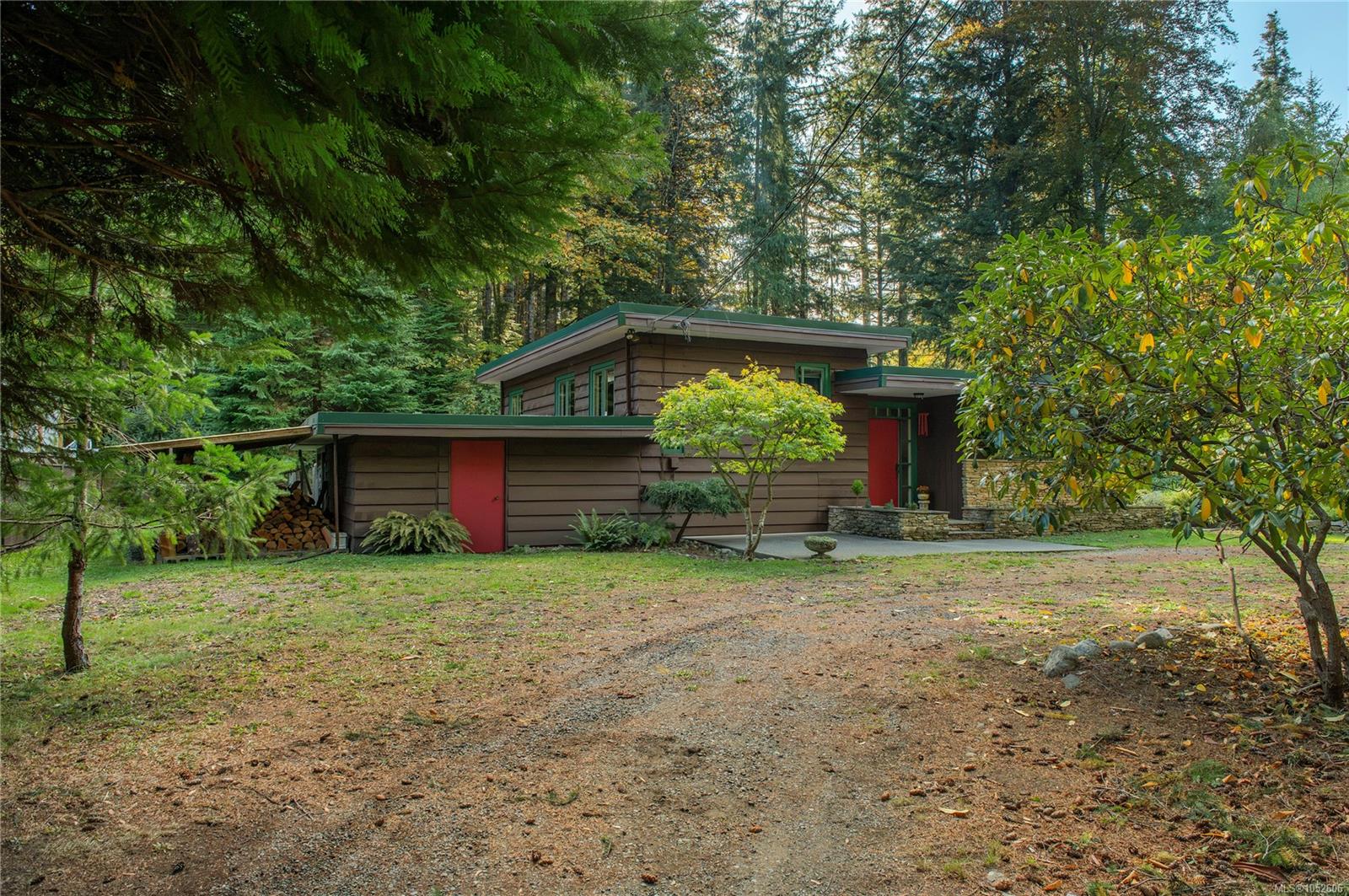 2691 Campbell River Rd — listing photo 4 of 65