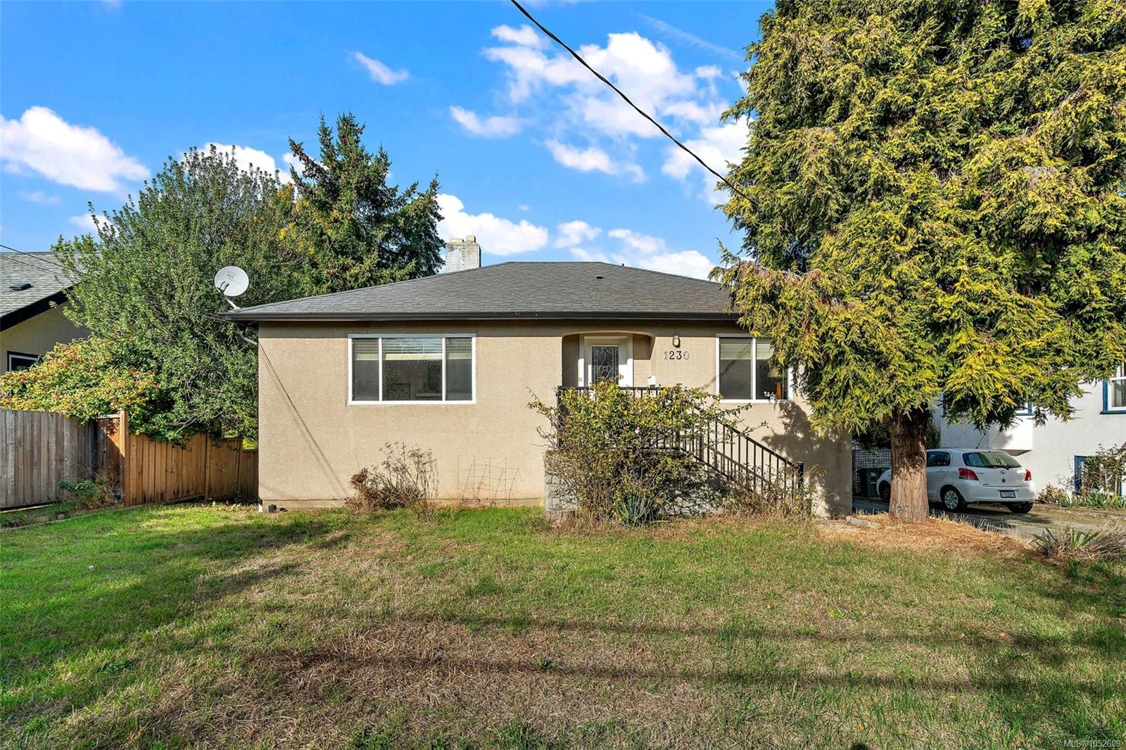 1230 Hillside Ave — listing photo 2 of 25
