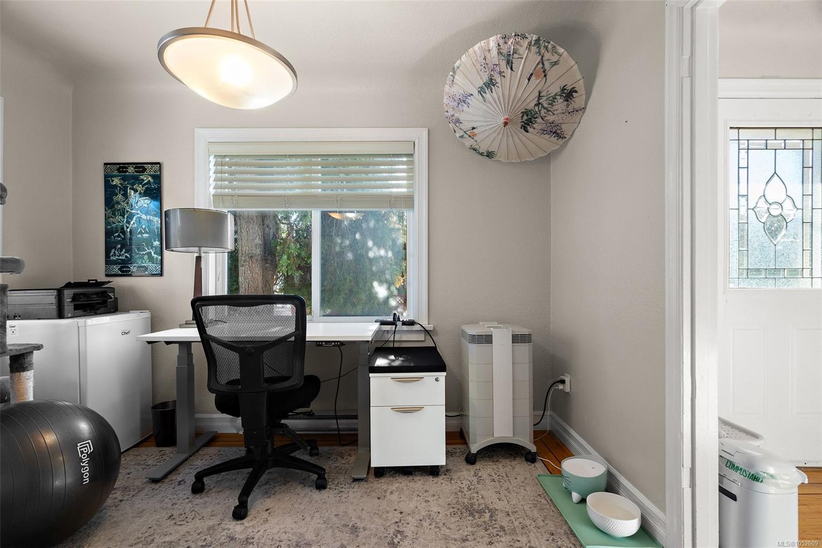 1230 Hillside Ave — listing photo 7 of 25