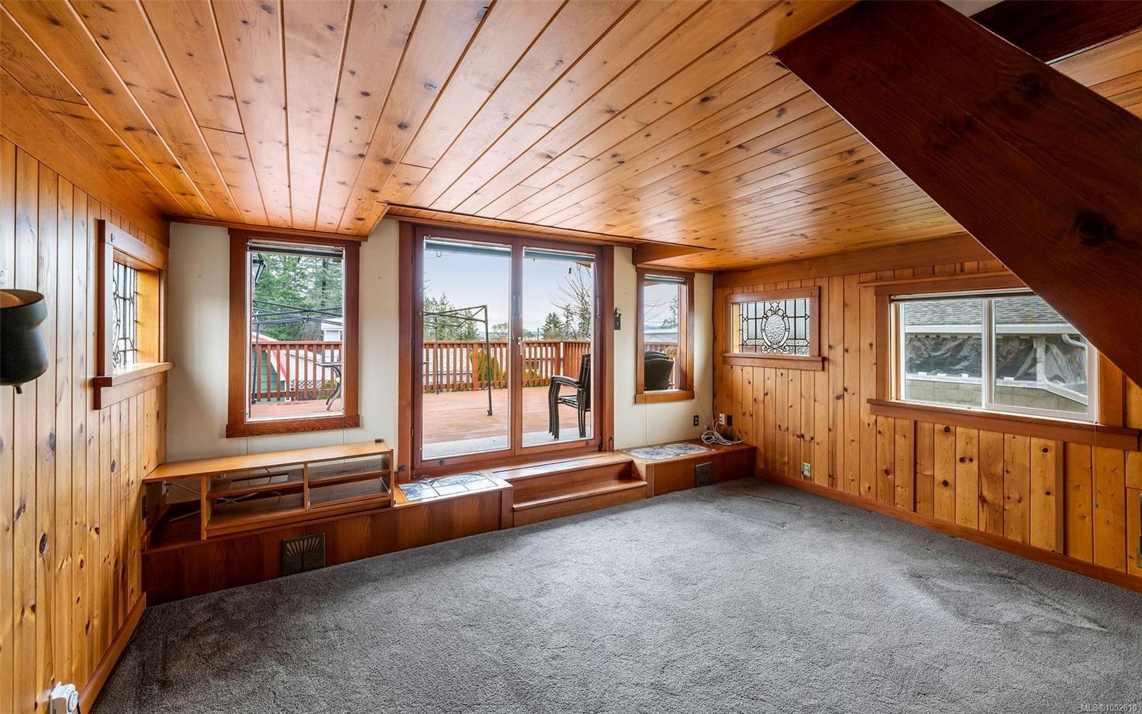 1547 Joan Ave — listing photo 14 of 38