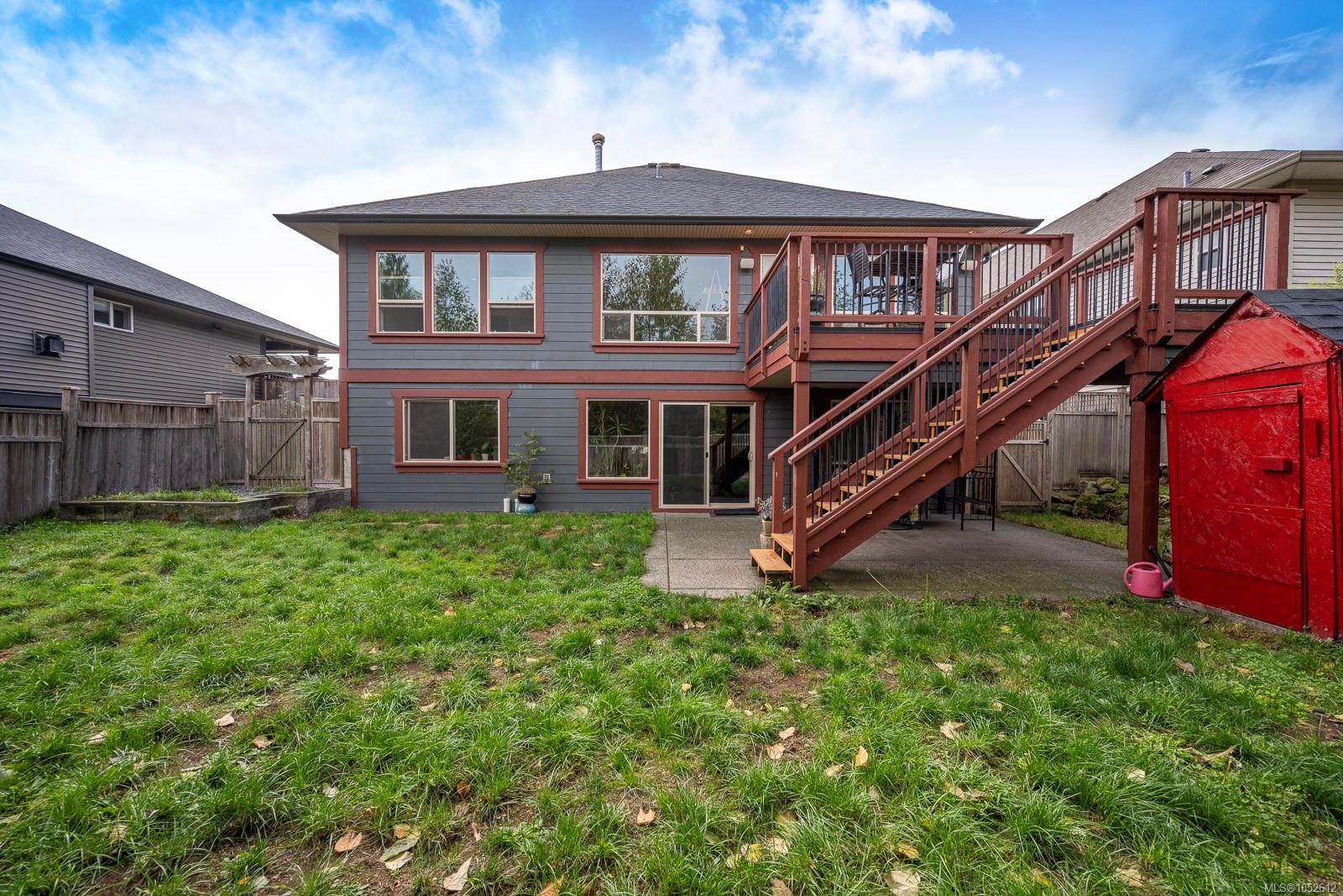 2644 Kendal Ave — listing photo 11 of 98