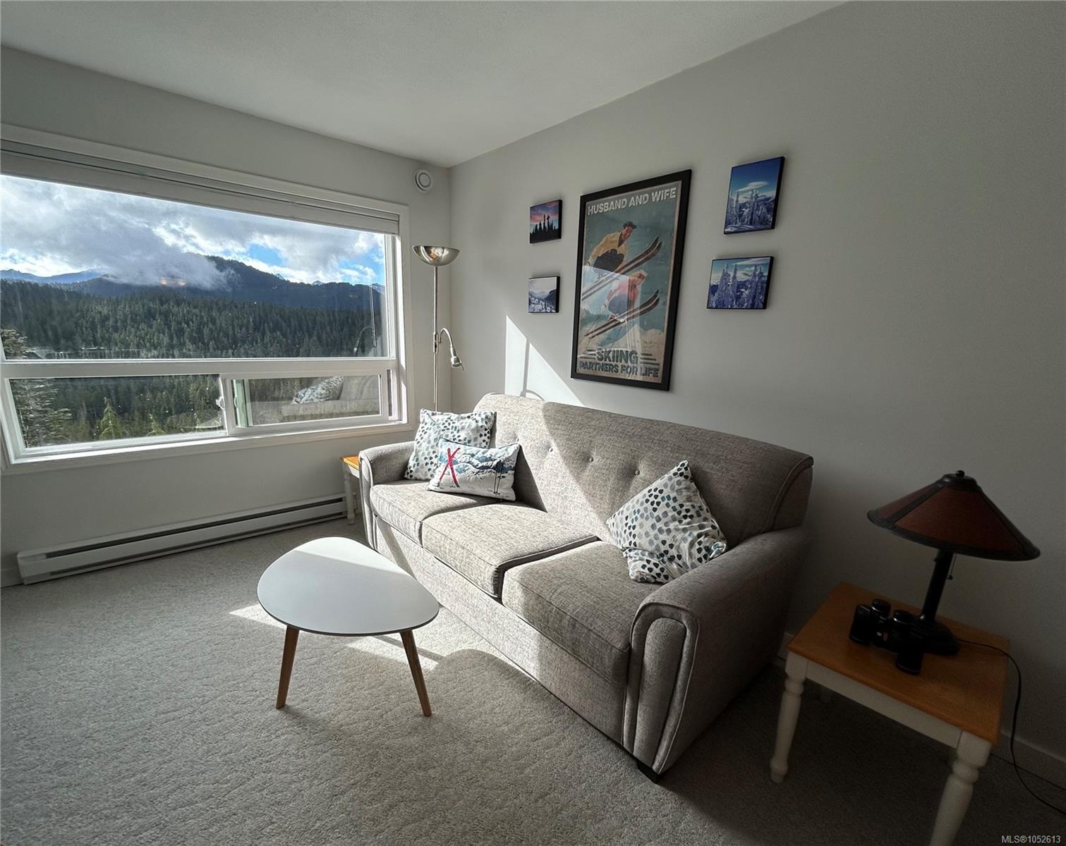 204-1105 Henry Rd — listing photo 2 of 5
