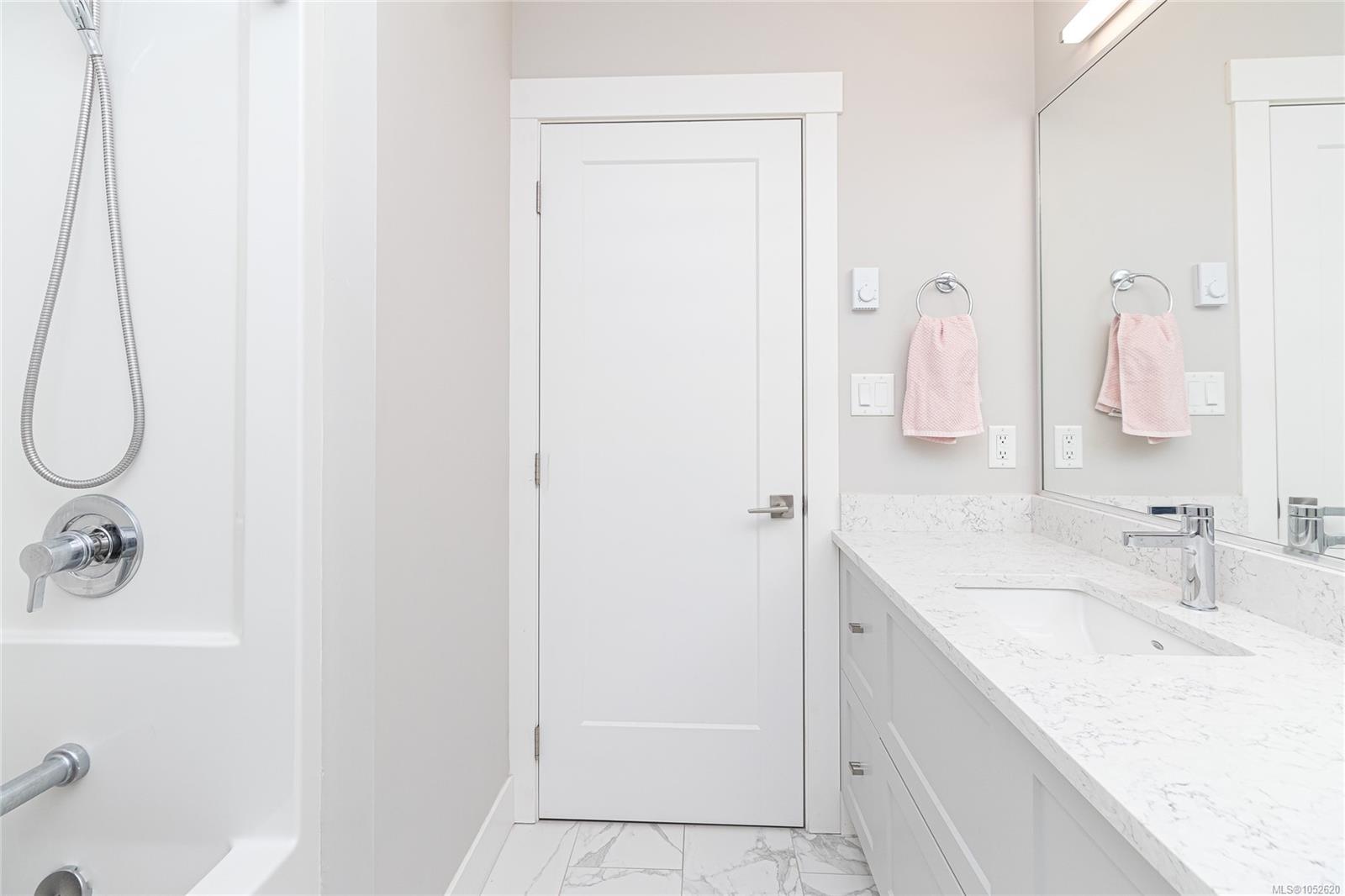 1243 Flint Ave — listing photo 10 of 27