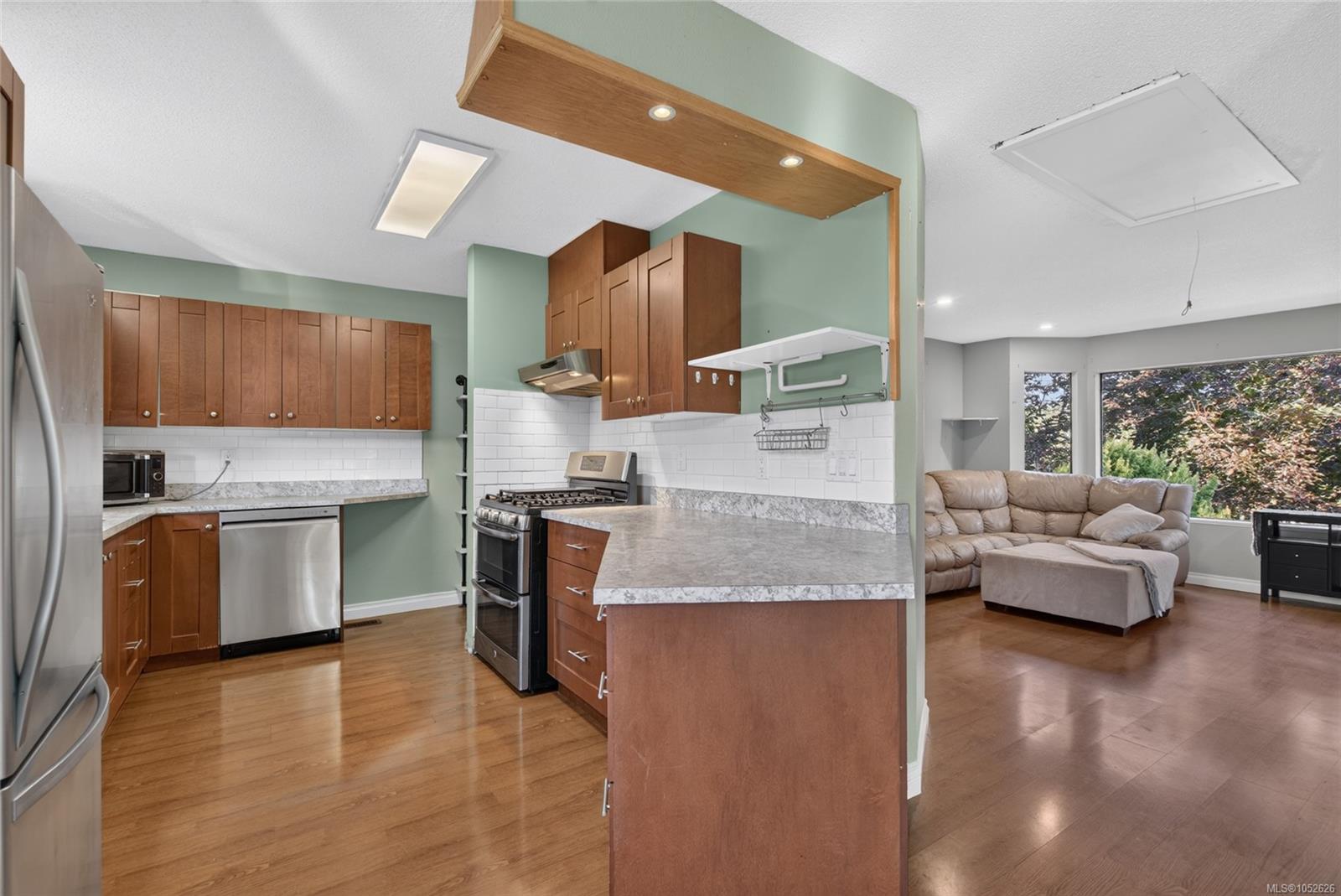 7115 Wallace Dr, Central Saanich