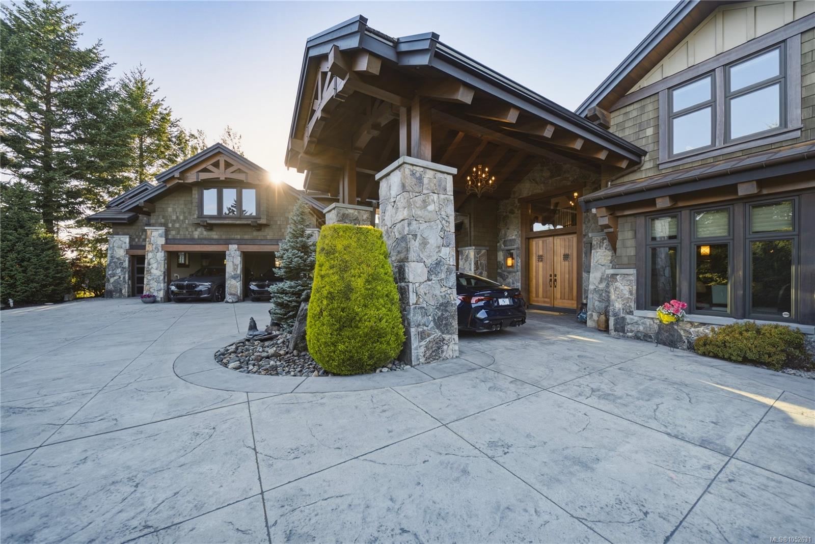 5025 Hinrich View — listing photo 6 of 98