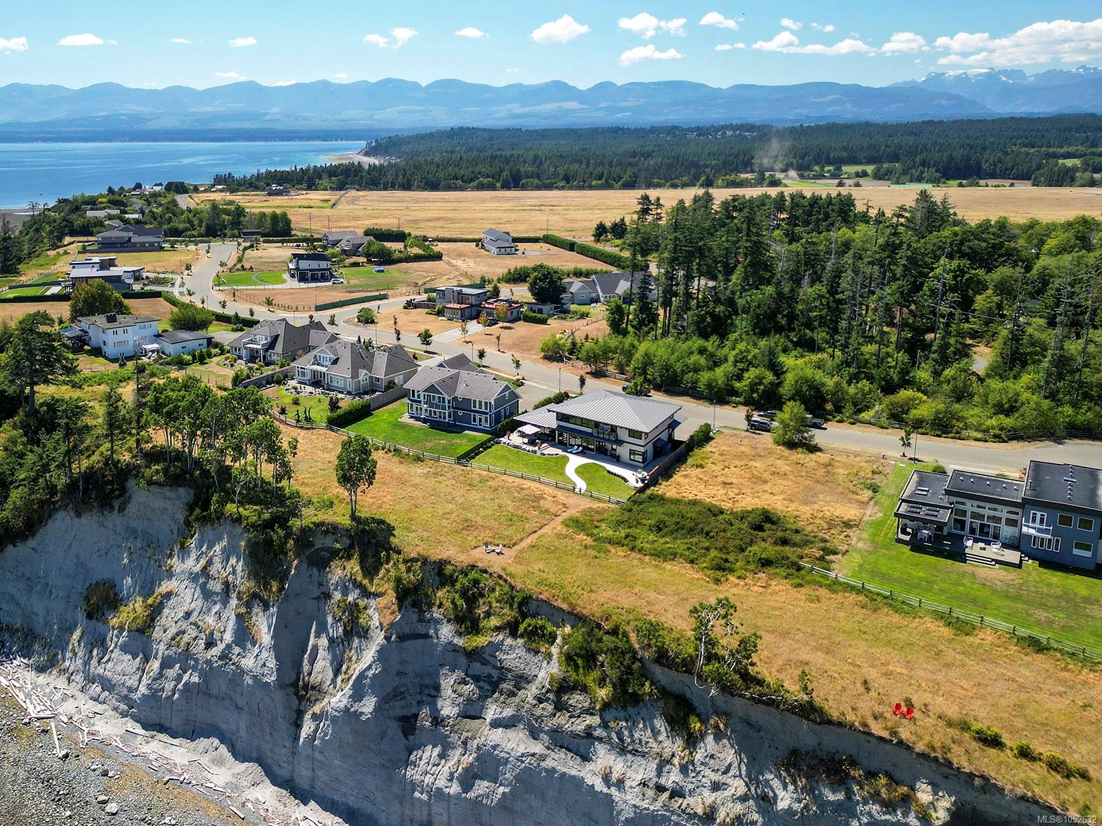 290 Connemara Rd — listing photo 6 of 11