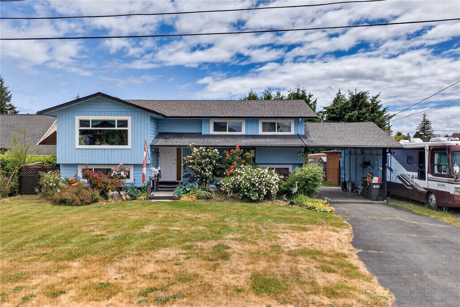 1215 Gilley Cres — listing photo 2 of 40