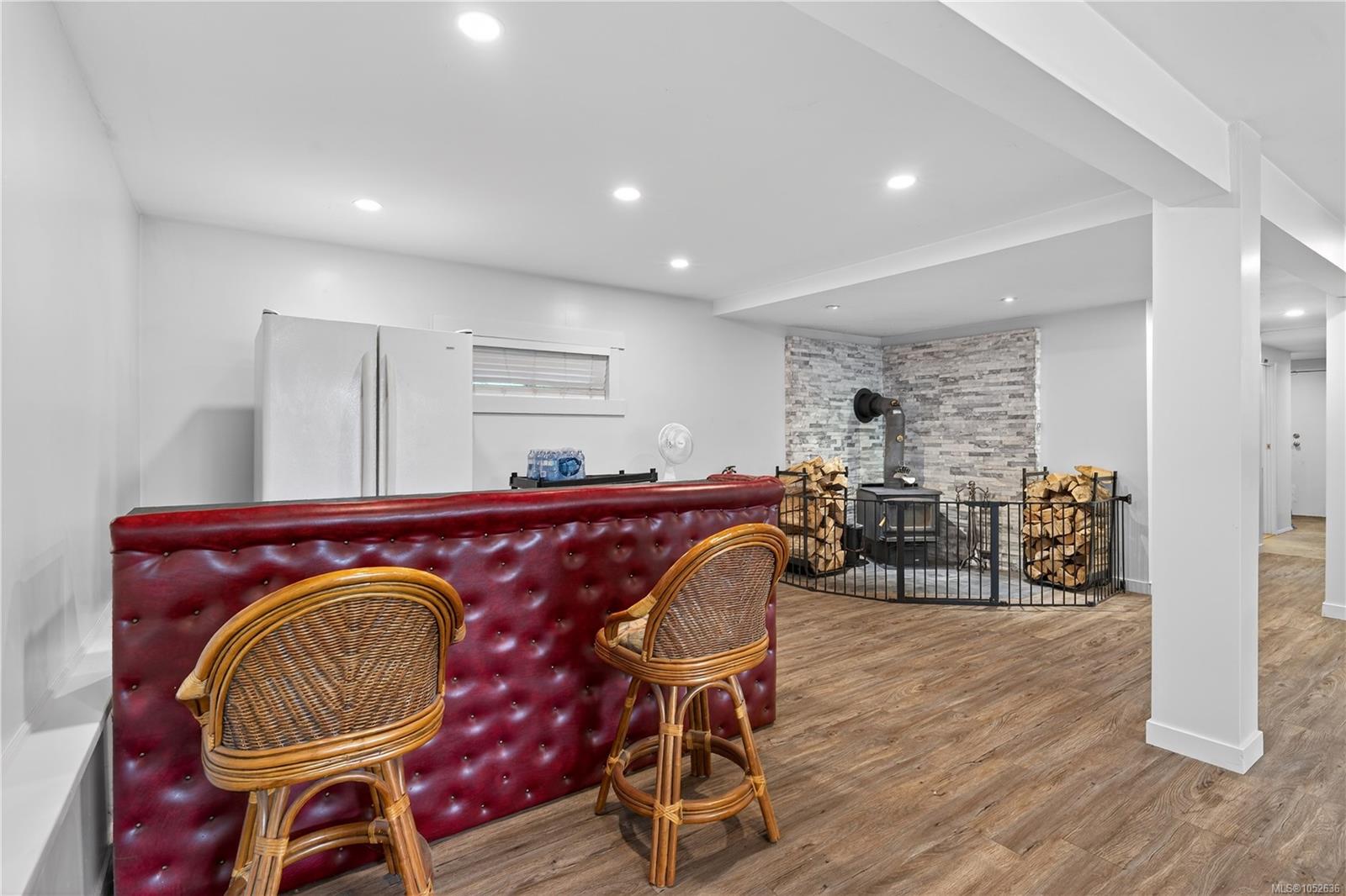 1215 Gilley Cres — listing photo 11 of 40