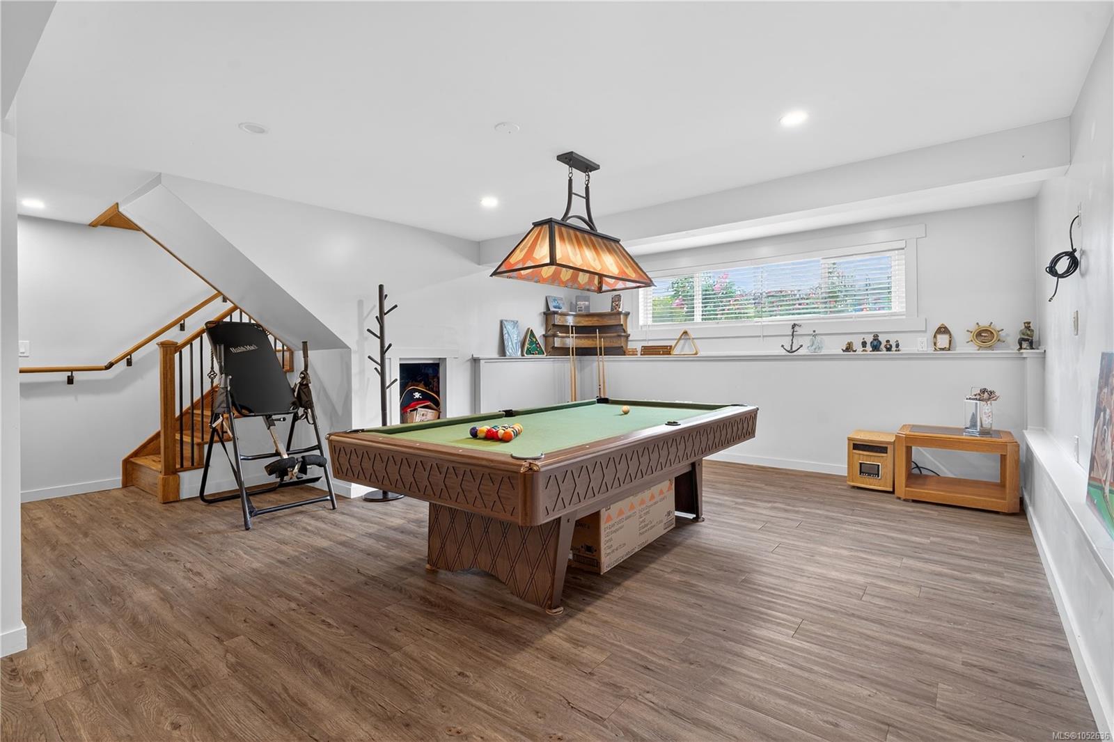 1215 Gilley Cres — listing photo 10 of 40